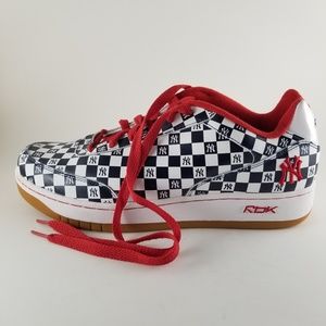 REEBOK NY Yankees Men's Sneakers NWOT